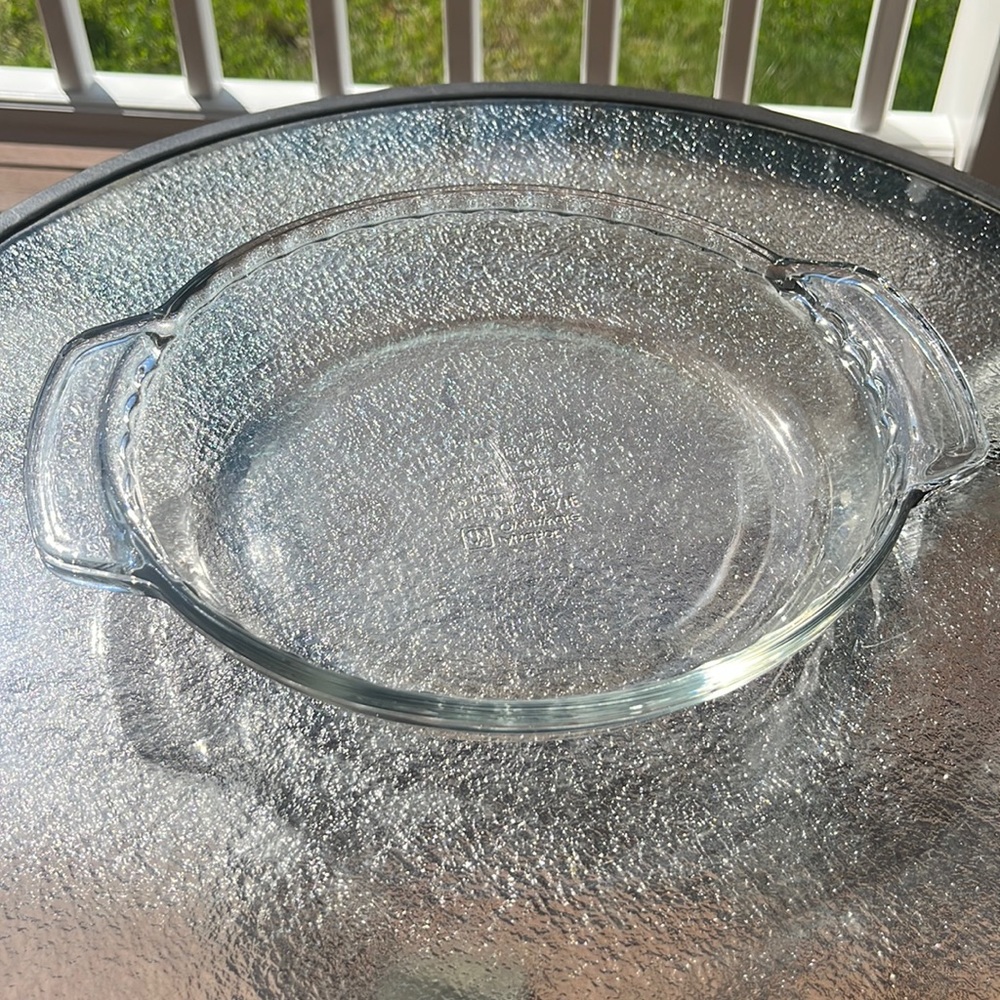 Anchor Ovenware Deep Pie Dish Clear 1 qt 9" Diameter Fluted with Handles 1075